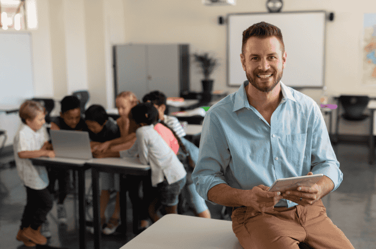 Head Teachers Role 749 x 497 100KB